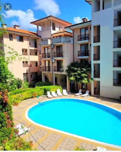 Dvoupokojový apartmán s jednou ložnicí v Primorsku s Aktem 16 – bazén, uzavřený komplex a pláž v docházkové vzdálenosti