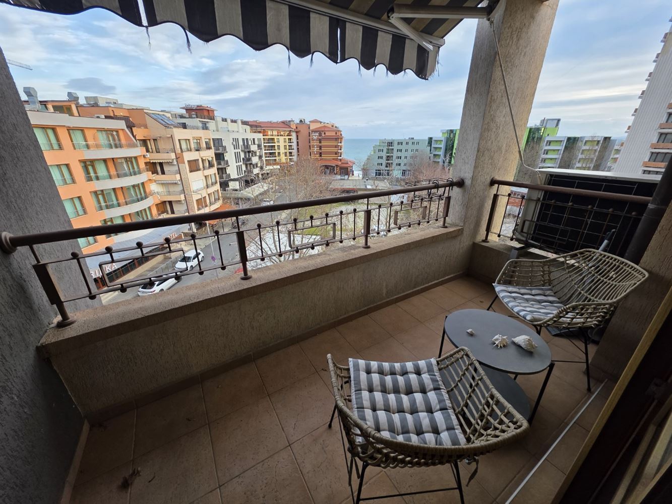 Nesebar: luxusní byt se dvěma ložnicemi a panoramatickým výhledem na moře – 183 m² prostoru, pohodlí a stylu