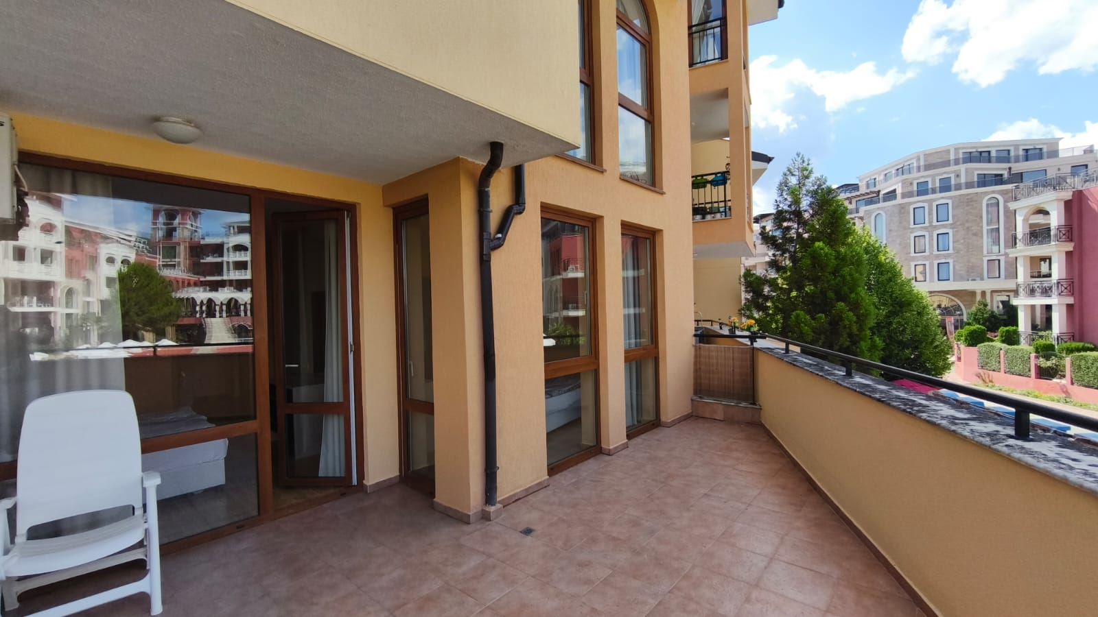 Prostorný apartmán se dvěma ložnicemi a výhledem na moře ve Sveti Vlas, 200 metrů od pláže