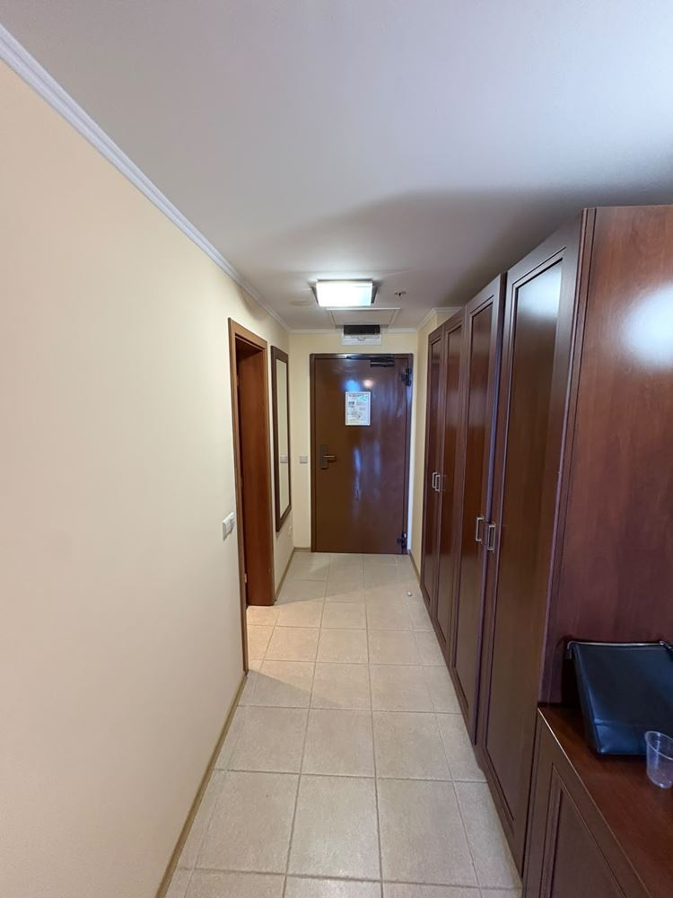 Luxusní apartmán s jednou ložnicí s výhledem na moře v první linii v Pomorie – prestižní nemovitost s jedinečným vybavením