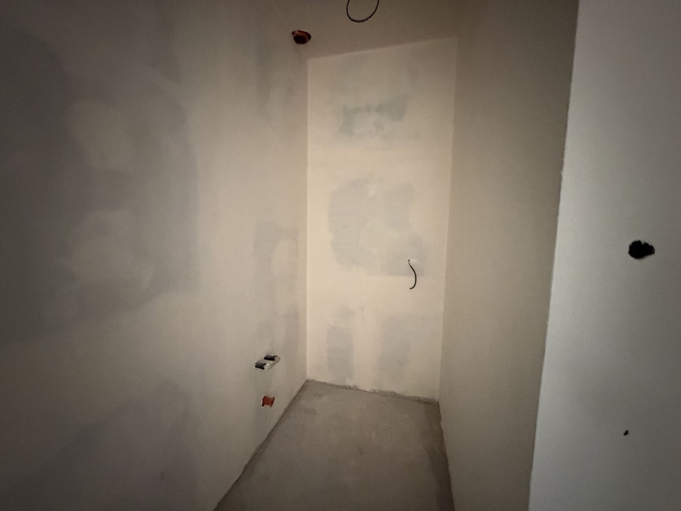 Apartmán s jednou ložnicí v moderním komplexu jen pár kroků od moře v Ravdě – ideální volba pro investici nebo útulný domov