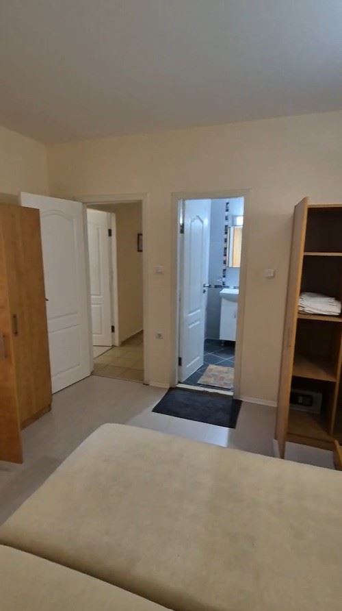 Prostorný byt se dvěma ložnicemi ve Slunečném pobřeží – plně zařízený, výborná lokalita a připravený na výnosnou investici