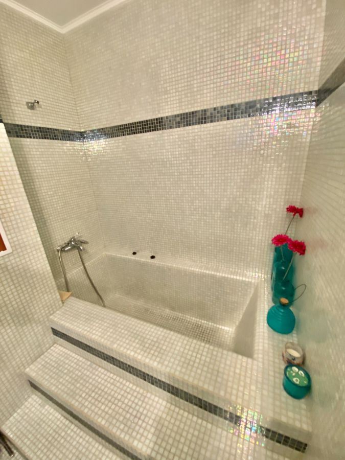 Unikátní mezonetový apartmán v prémiovém komplexu ve městě Nesebar