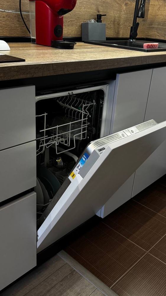 Byt s jednou ložnicí v prestižním komplexu s výhledem na moře a zeleň