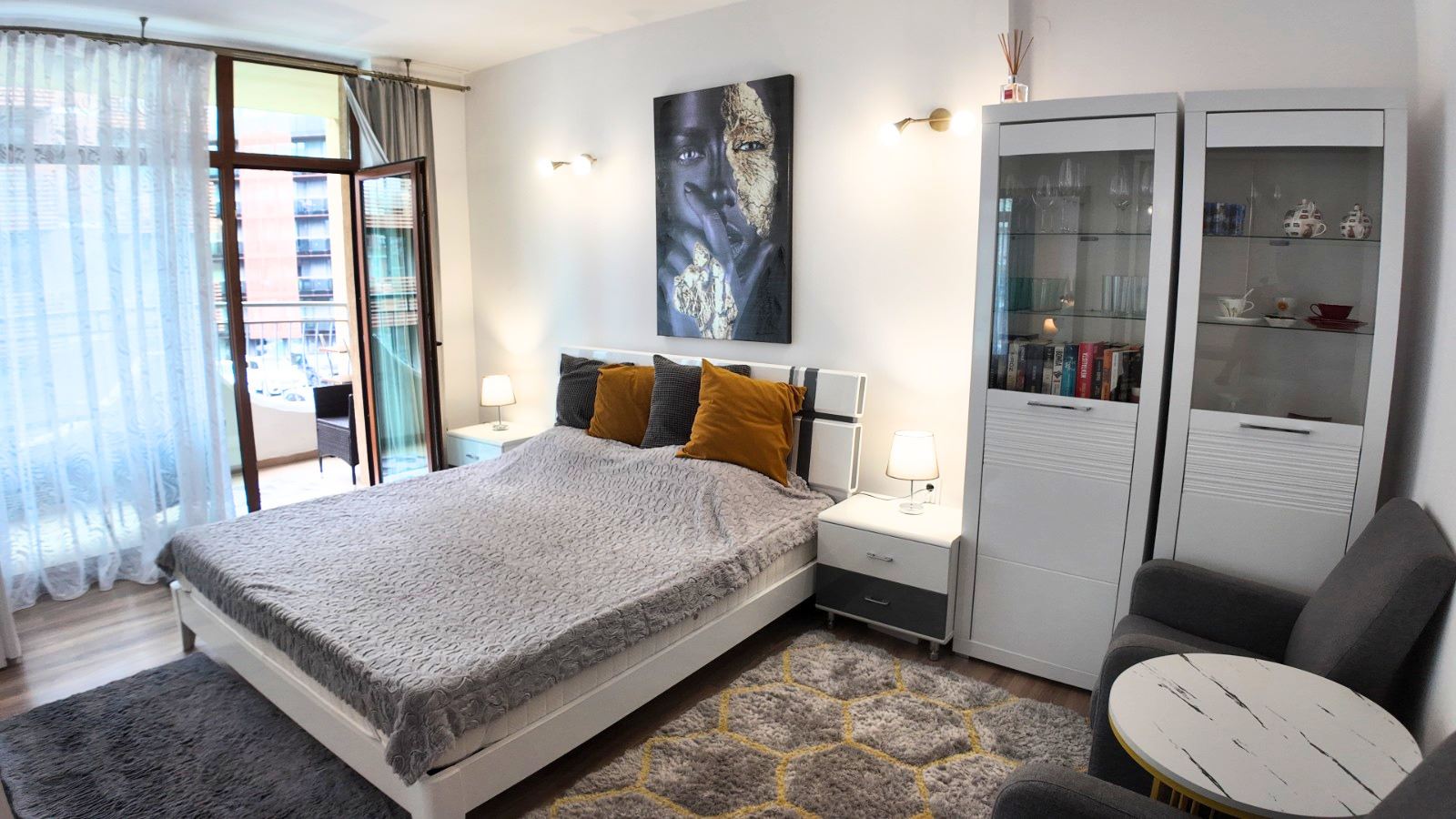 Stylový apartmán s jednou ložnicí v komplexu s bazény a vynikajícím vybavením