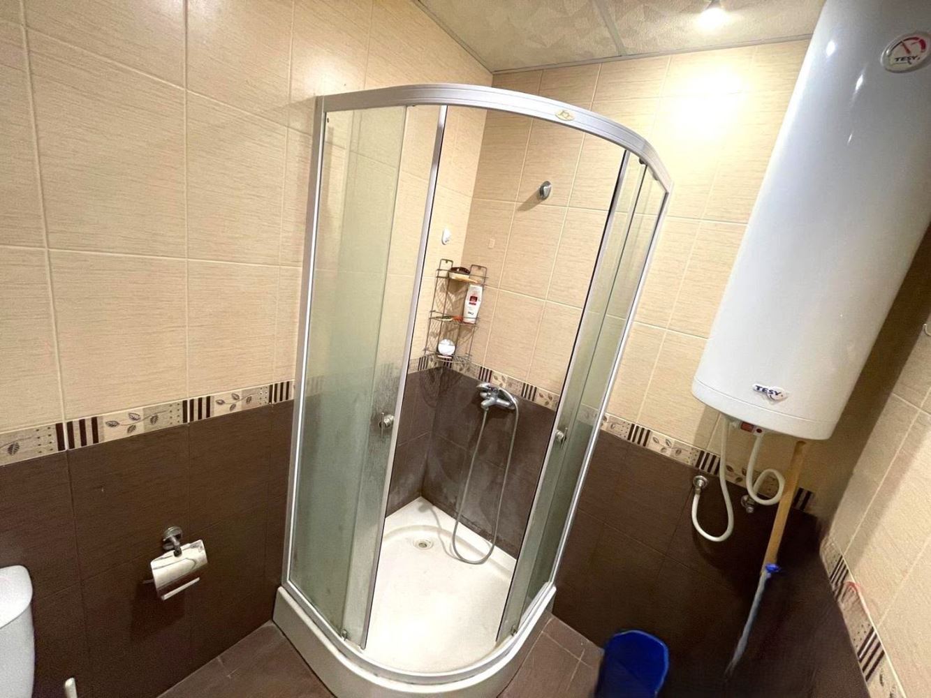 Velký apartmán s jednou ložnicí 100 metrů od pláže v Pomorie s přímým přístupem k bazénu