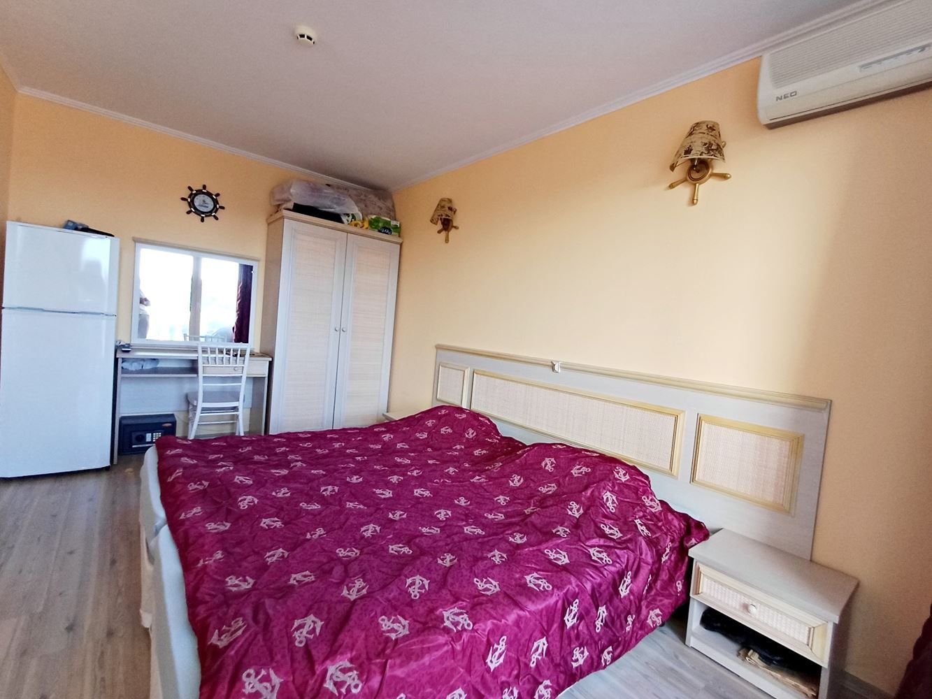 Elegantní apartmán s jednou ložnicí pouhých 100 metrů od pláže v prestižním komplexu na Slunečném pobřeží