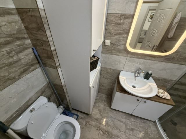 Útulný apartmán s jednou ložnicí v Ravdě – uzavřený komplex, bazény a výborná infrastruktura