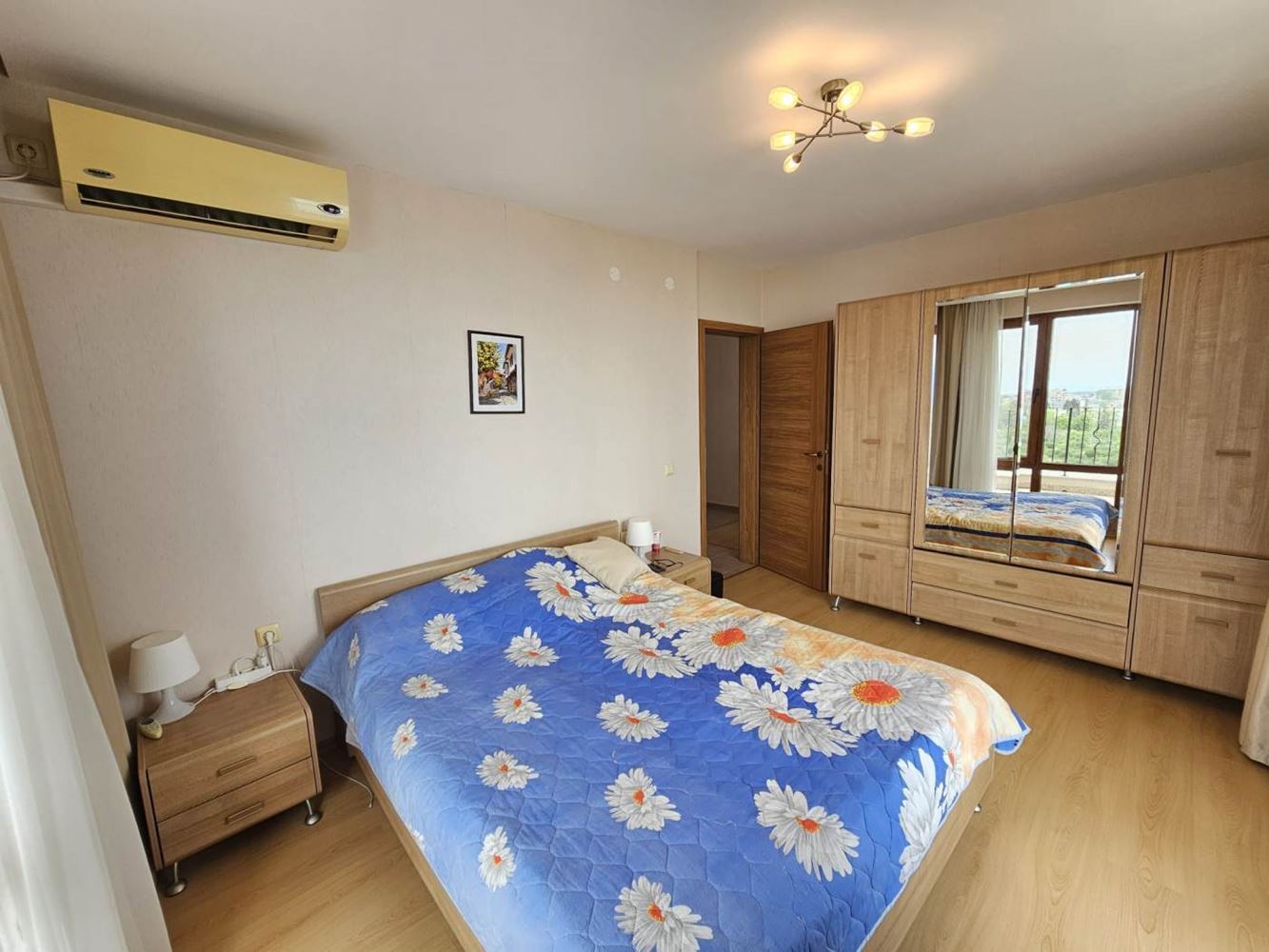 Sveti Vlas – apartmán se třemi ložnicemi s přímým panoramatickým výhledem na moře v komplexu na první linii