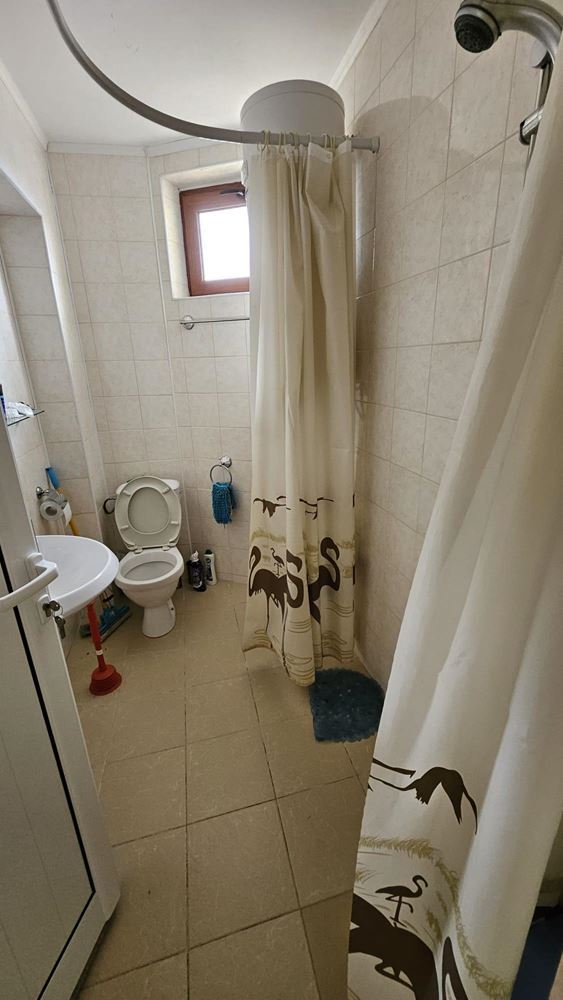 Třípokojový apartmán s výhledem na moře 50 metrů od pláže v Byale – bez poplatku za údržbu
