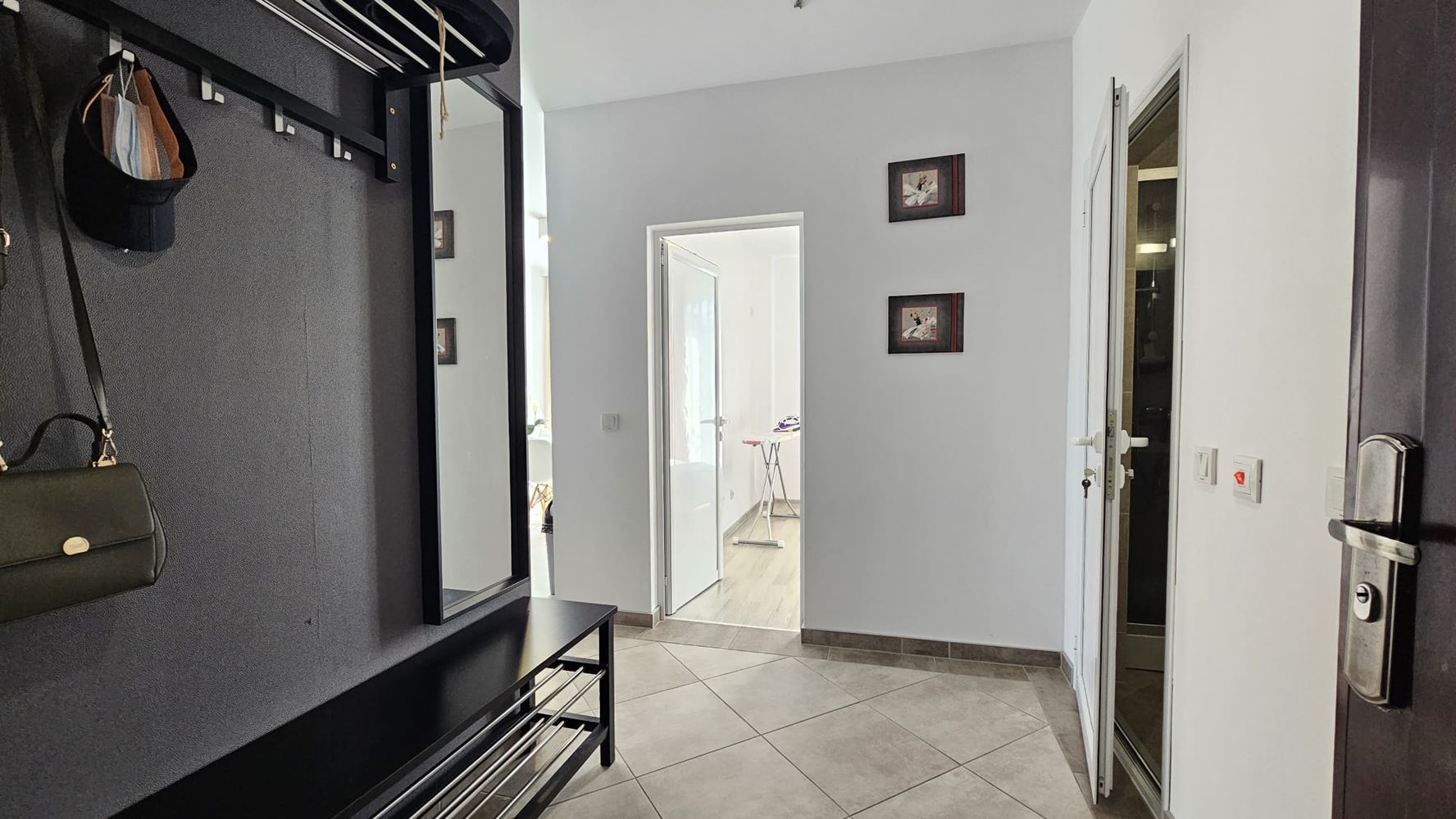 Výborný apartmán s jednou ložnicí s nízkým poplatkem za údržbu na Slunečném pobřeží – připraven k nastěhování