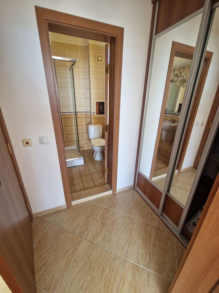 Panoramatické studio s výhledem na moře a hory ve městě Sveti Vlas – luxusní komplex s bazénem, wellness centrem a parkovištěm