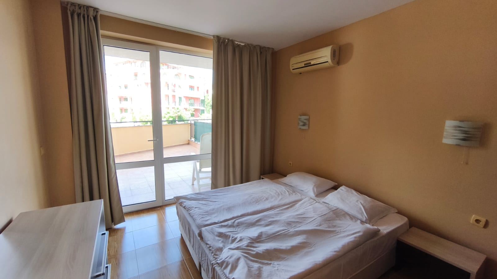 Prostorný apartmán se dvěma ložnicemi a výhledem na moře ve Sveti Vlas, 200 metrů od pláže