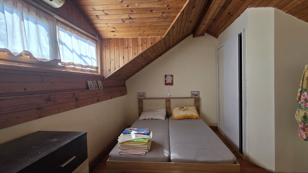 Dvoupodlažní apartmán s výhledem na moře v Pomorie – bez poplatku za údržbu