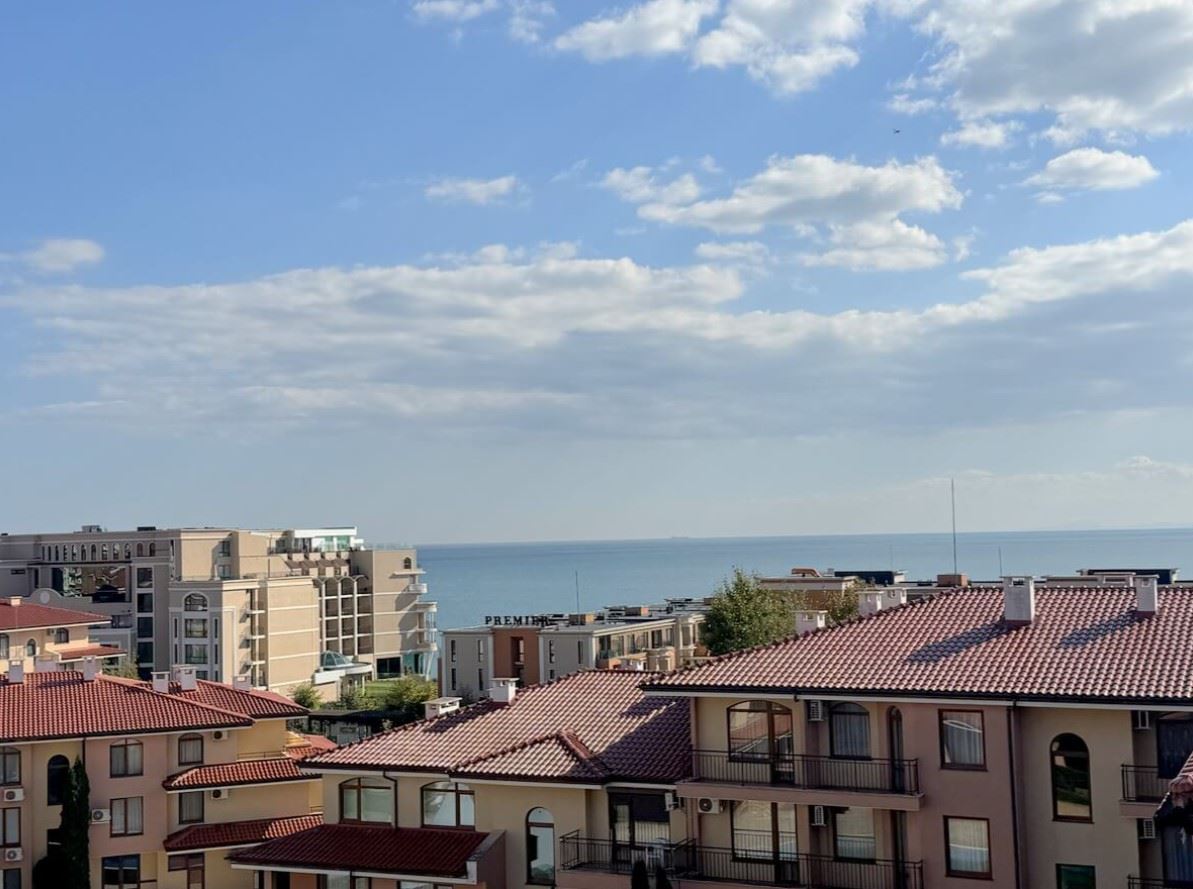 Apartmán se dvěma ložnicemi v prestižním uzavřeném komplexu ve Svatém Vlasu – první linie komfortu a přírody