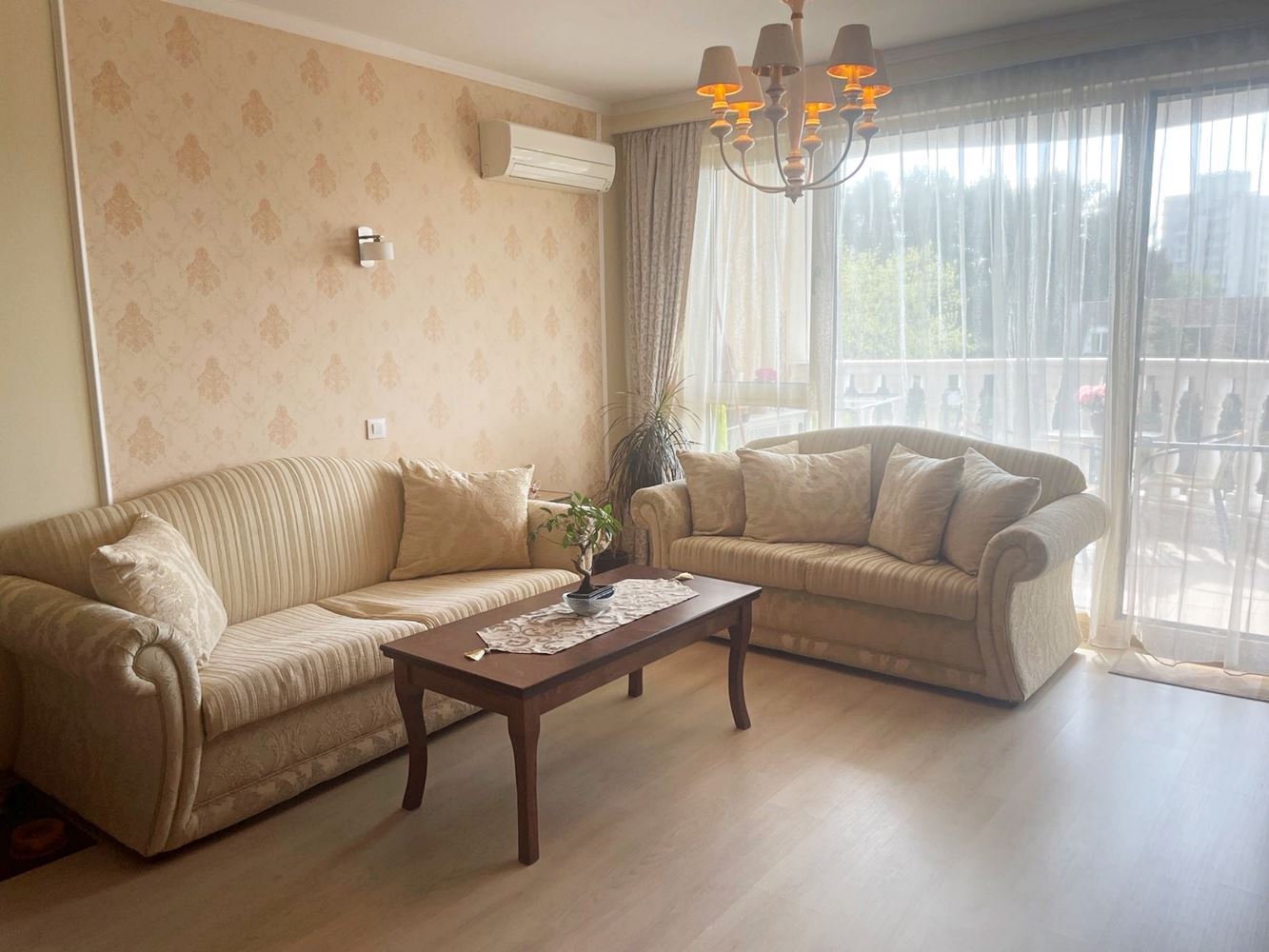 Prostorný apartmán se dvěma ložnicemi 100 metrů od pláže v Nesebaru