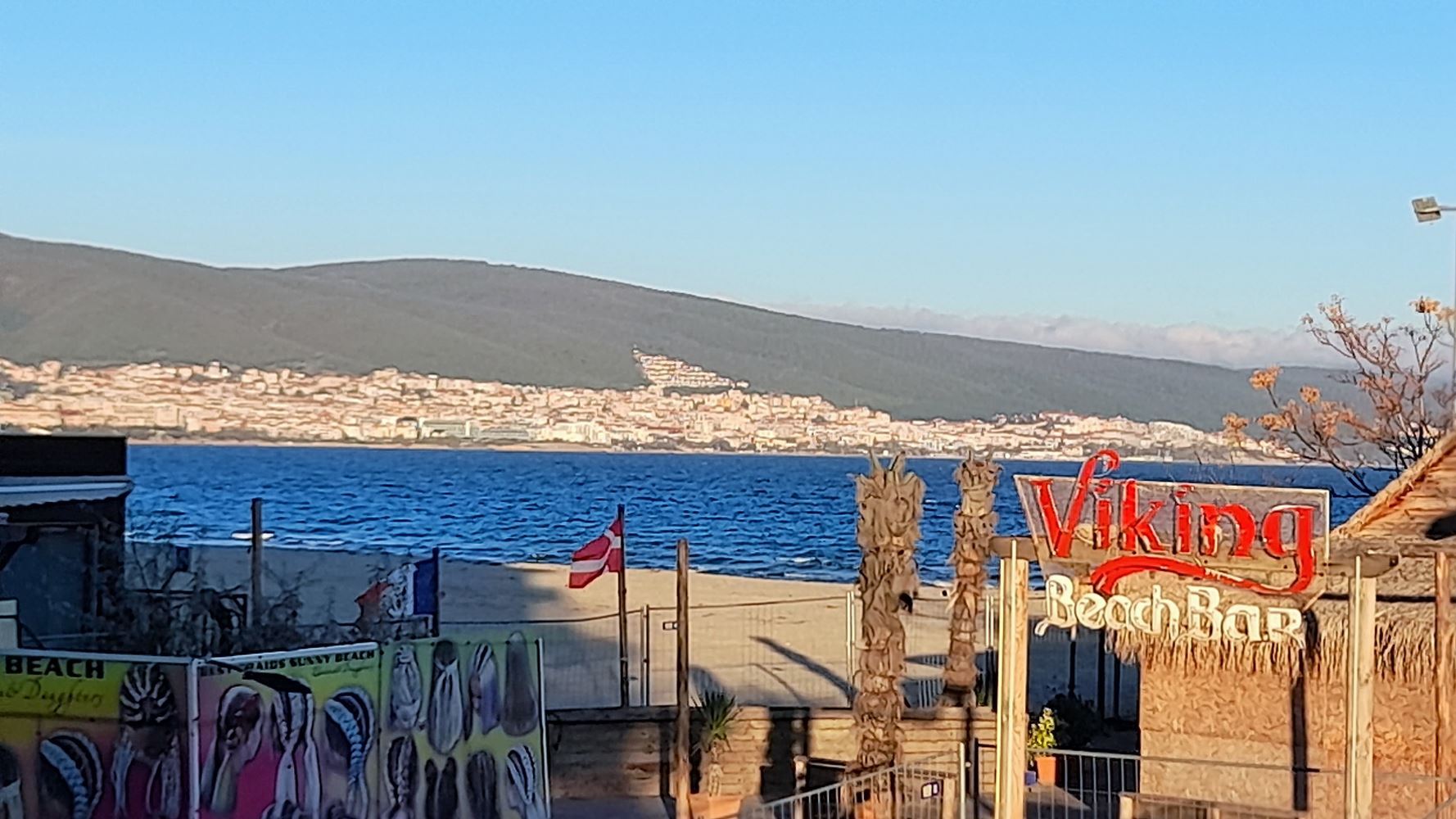 Exkluzivní nabídka v první linii ve Slunečném pobřeží – prostor, luxus a skvělá investice s výhledem na moře