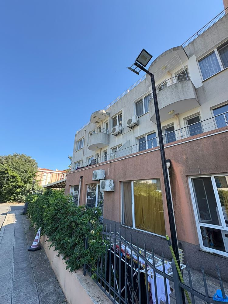 Pomorie 300 m od moře – zařízený apartmán s jednou ložnicí v komplexu s bazénem