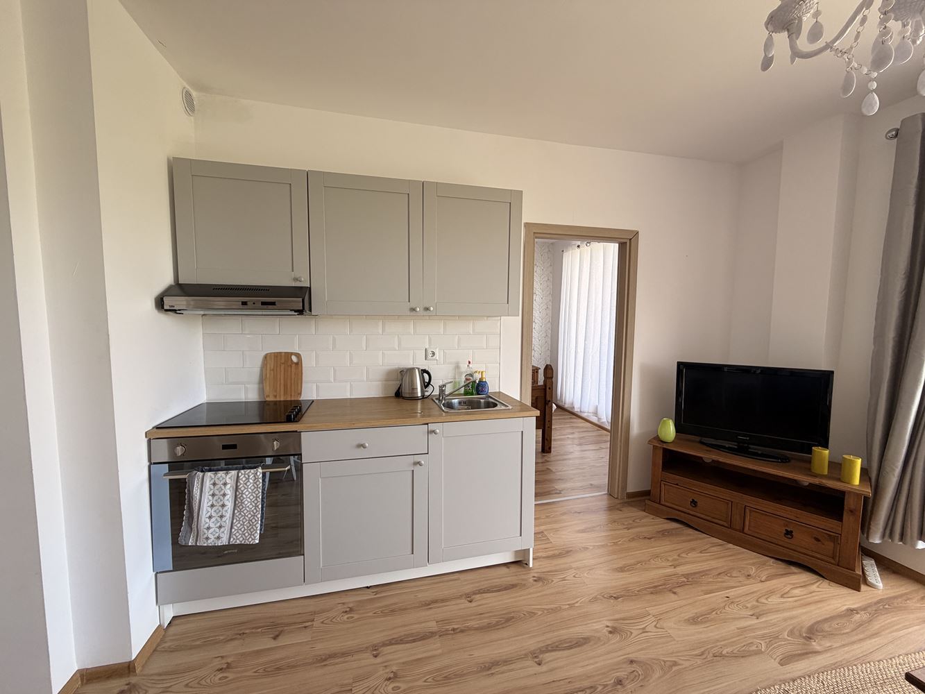 Byt se dvěma ložnicemi s panoramatickou terasou na okraji Sunny Beach – komfort, klid a styl