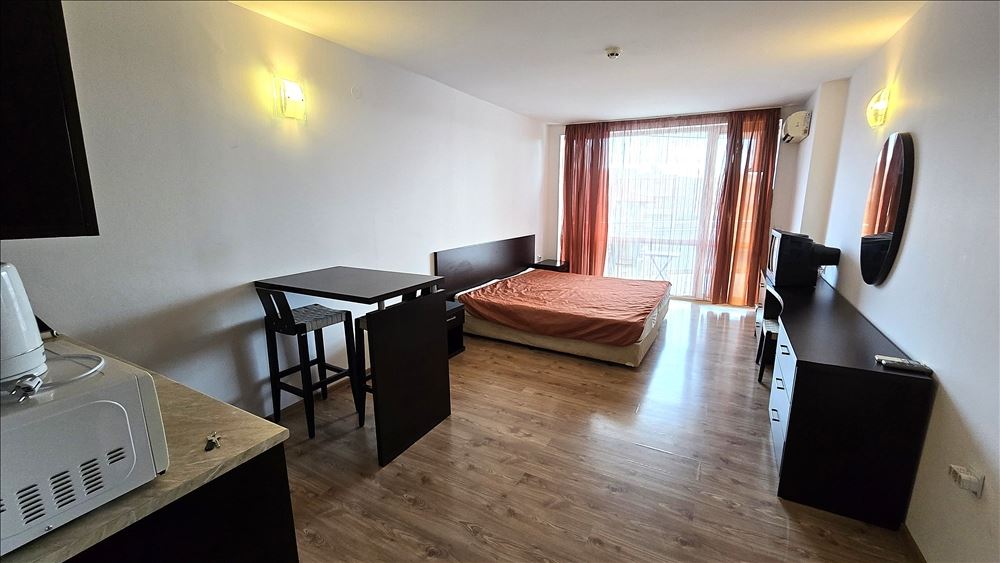 Elegantní studio v elitním komplexu v Sarafovu – jen pár kroků od pláže, luxus, SPA a bazén přímo před vámi