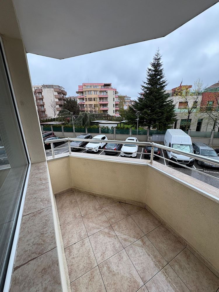 Prostorné plně zařízené studio v Pomorie – východní orientace a výborná poloha 400 m od moře