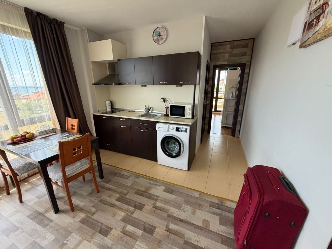 Stylový apartmán s jednou ložnicí a výhledem na moře v prestižním komplexu ve Sveti Vlas – ideální pro odpočinek a investici