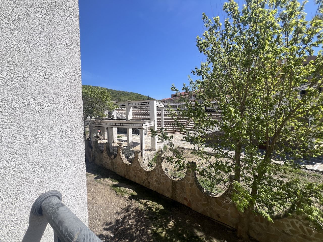 Útulné studio v srdci Elenite – jen pár minut od pláže, v uzavřeném komplexu s bazénem a skvělým zázemím