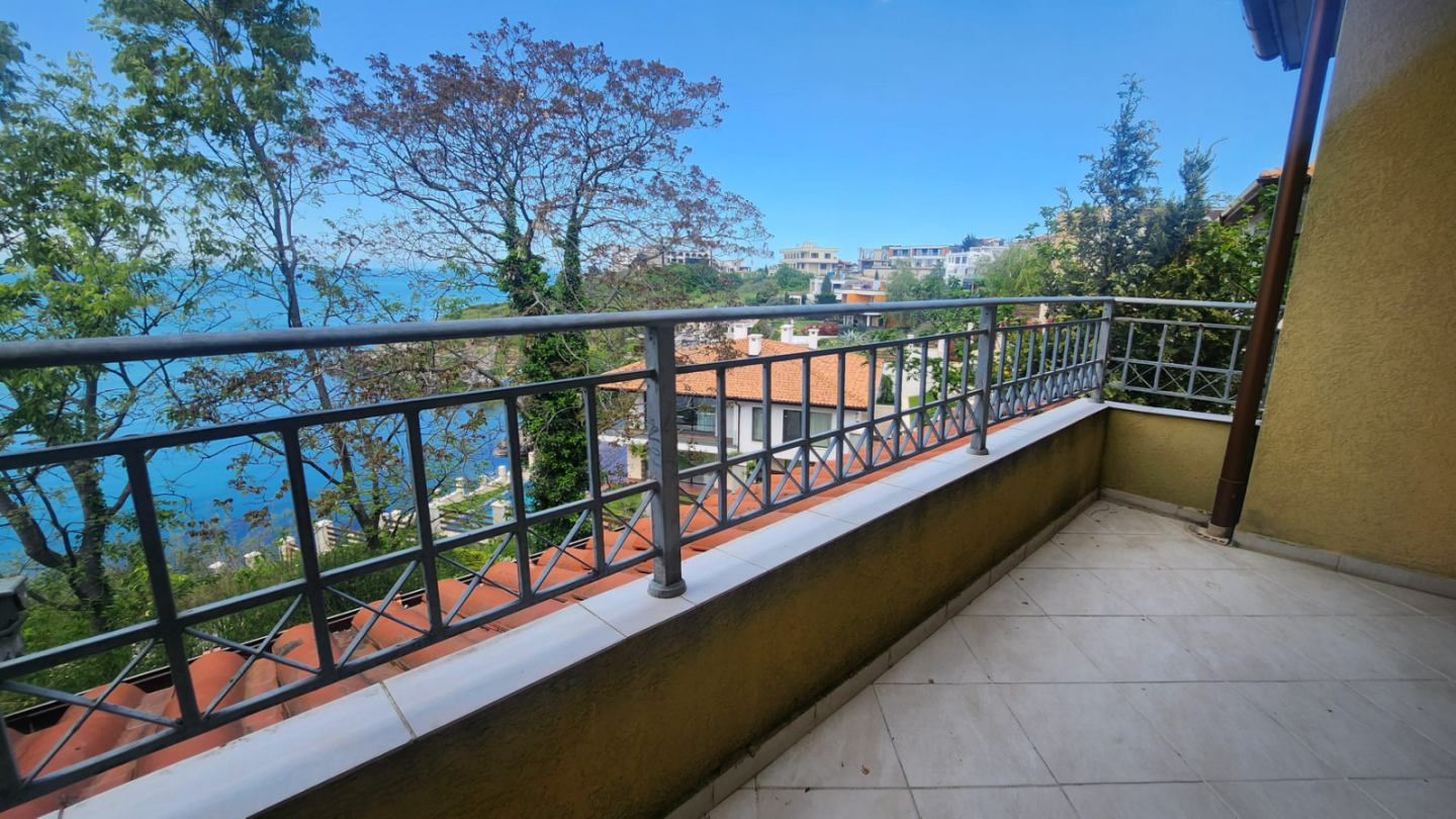 Mezonet v první linii u moře v Sozopolu s panoramatickými výhledy a butikovou lokalitou
