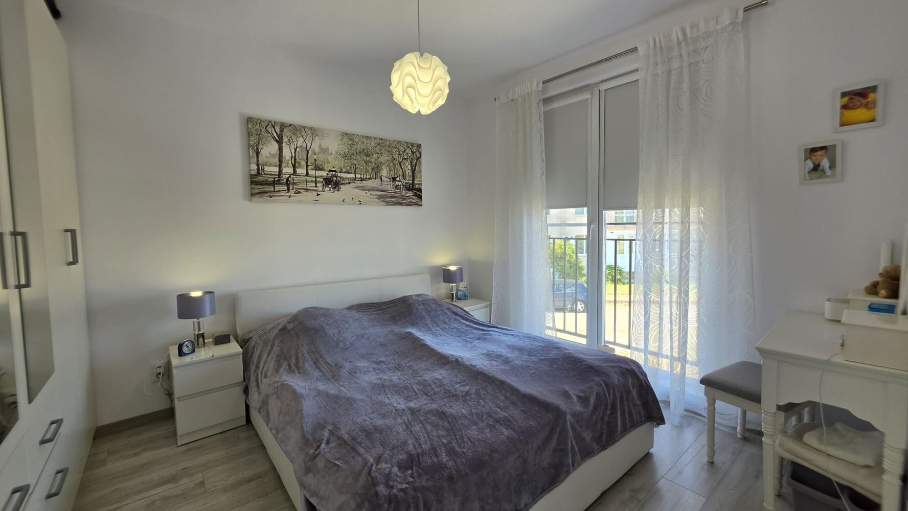 Světlý apartmán s jednou ložnicí v moderním komplexu na Slunečním pobřeží – komfort, klid a výborná poloha pouhých 500 metrů od pláže