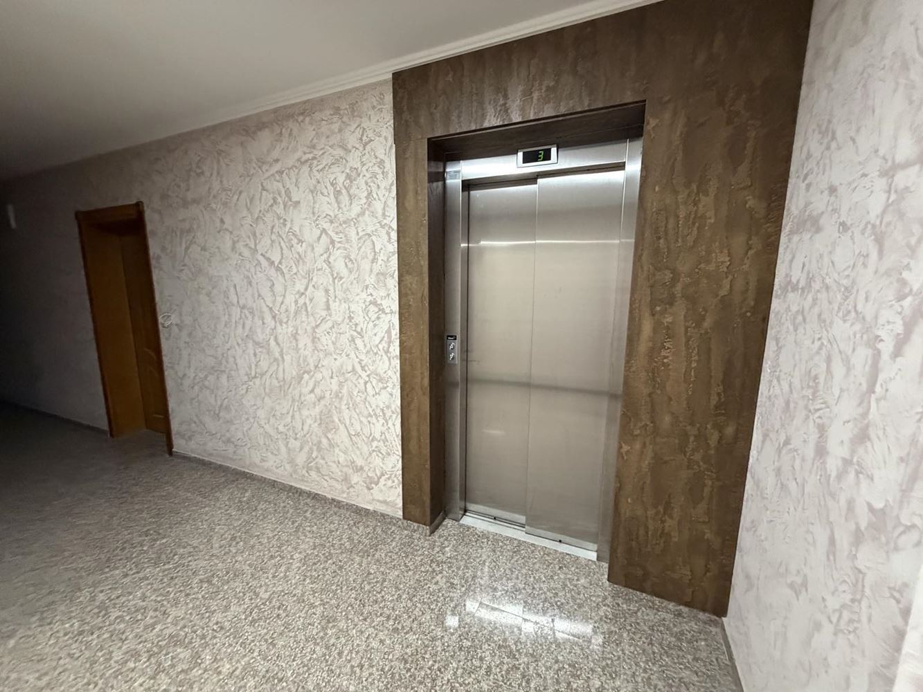 Apartmán s jednou ložnicí v moderním komplexu jen pár kroků od moře v Ravdě – ideální volba pro investici nebo útulný domov