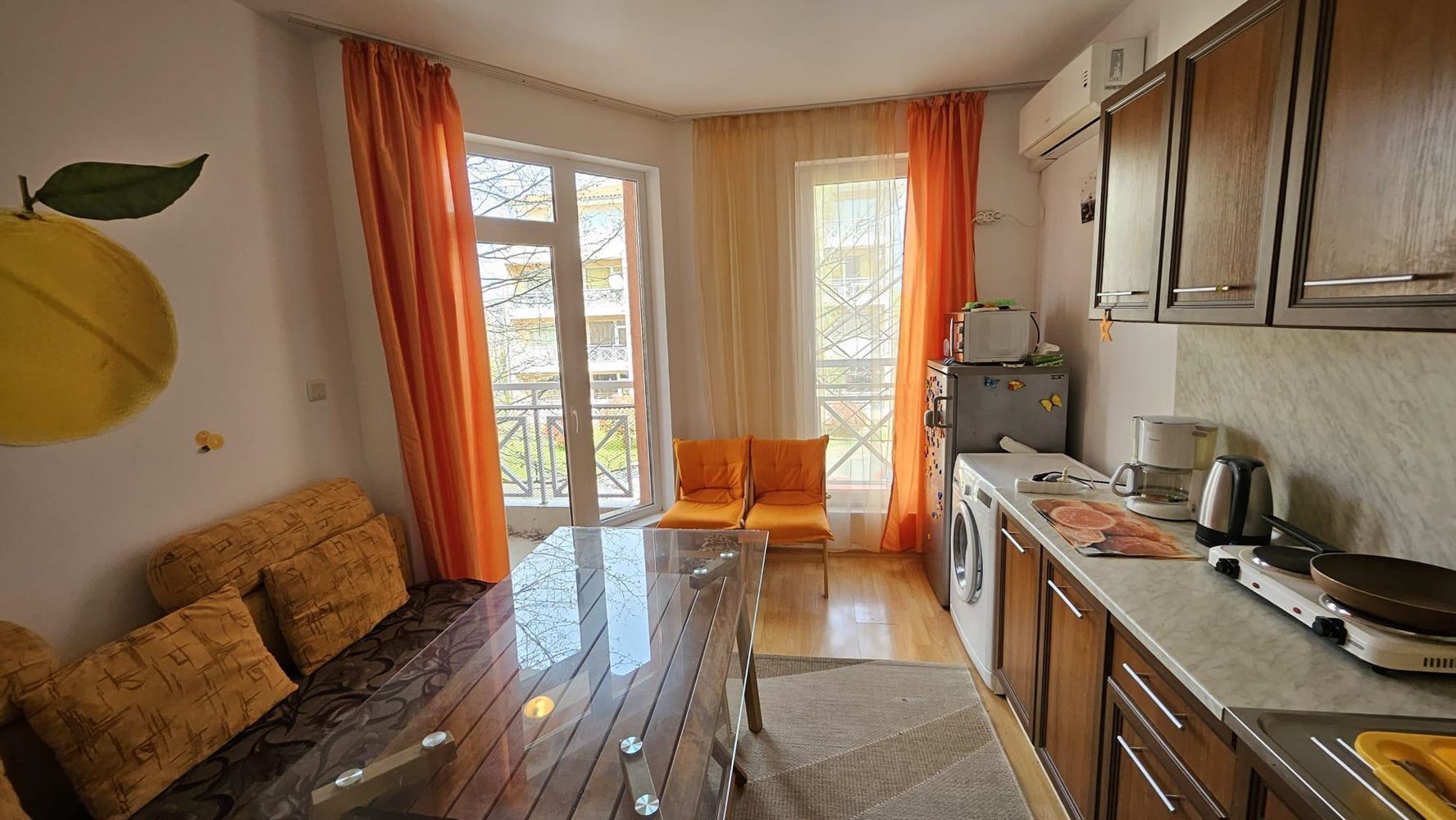 Moderní byt s jednou ložnicí v uzavřeném komplexu s bazény a vodními atrakcemi v oblasti Slunečného pobřeží