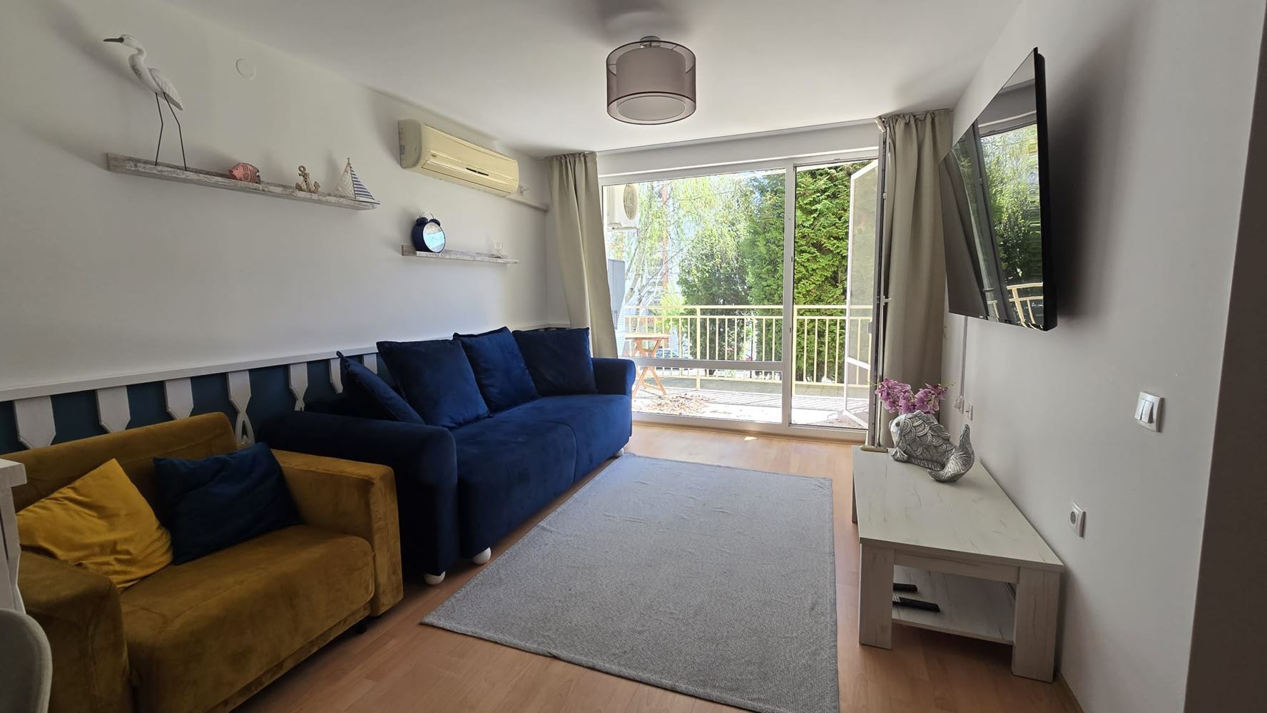 Stylový apartmán s jednou ložnicí v elitním komplexu ve Sveti Vlas – komfort, klid a celoroční pohodlí