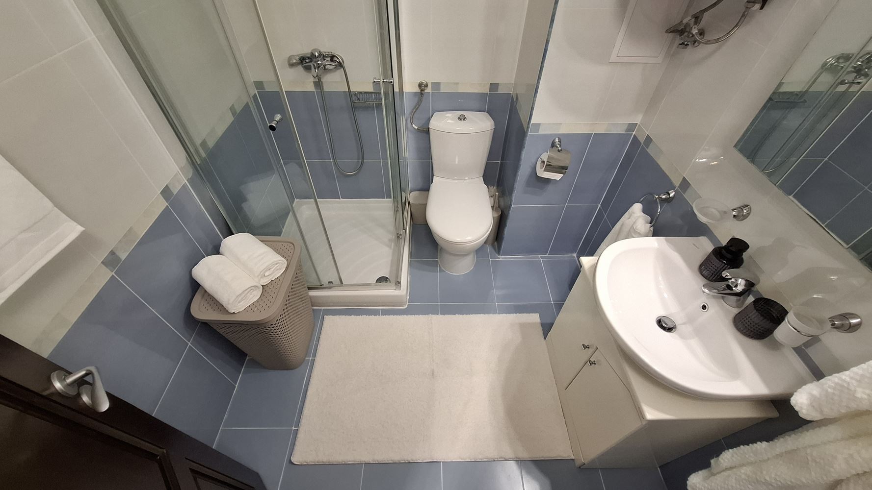 Luxusní apartmán se dvěma ložnicemi v první linii u moře ve Svatém Vlasu – jedinečná mořská atmosféra a prestižní komfort