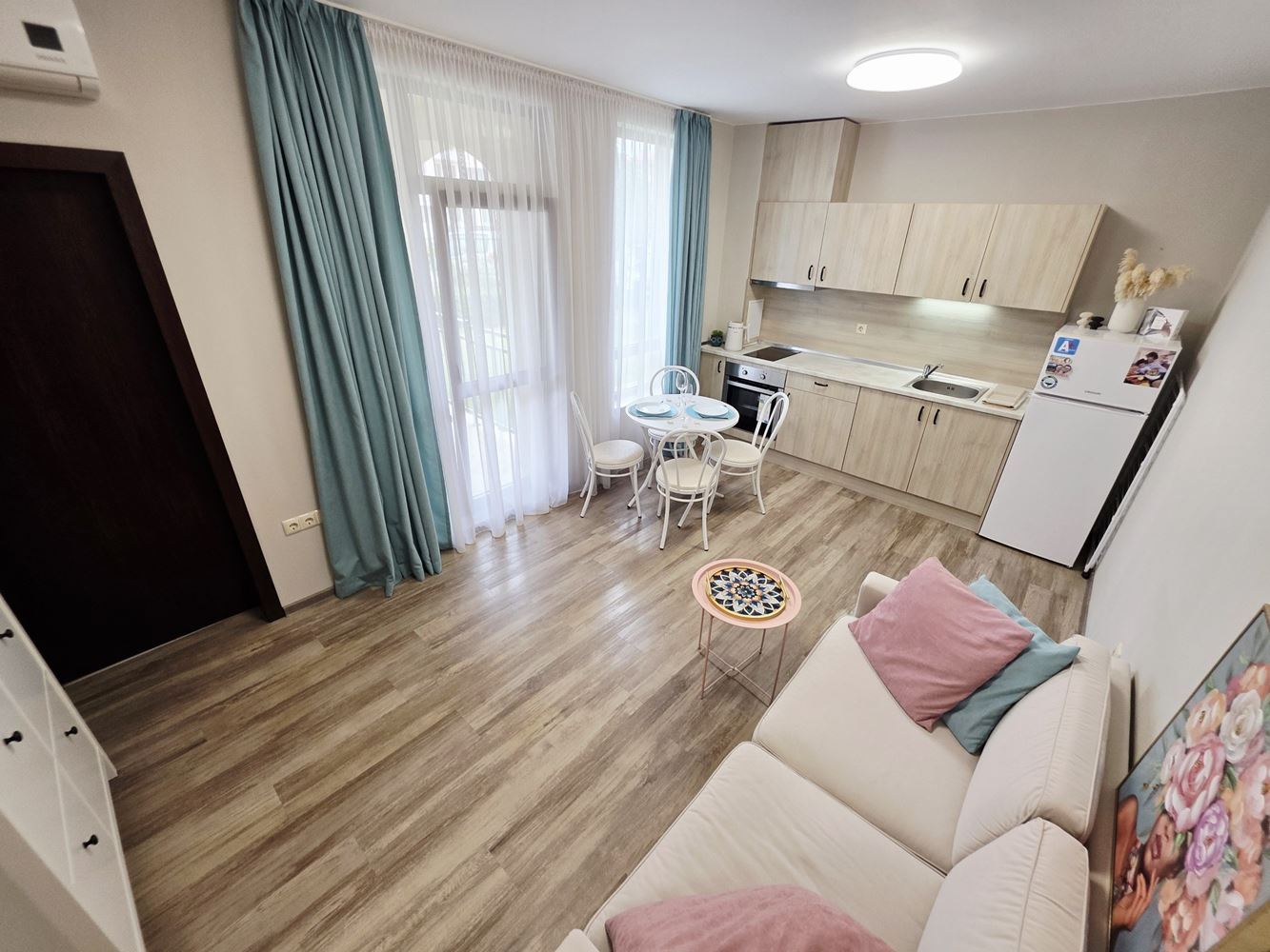 Mořský komfort s vlastní zahradou – byt s jednou ložnicí jen pár kroků od pláže ve Sveti Vlas
