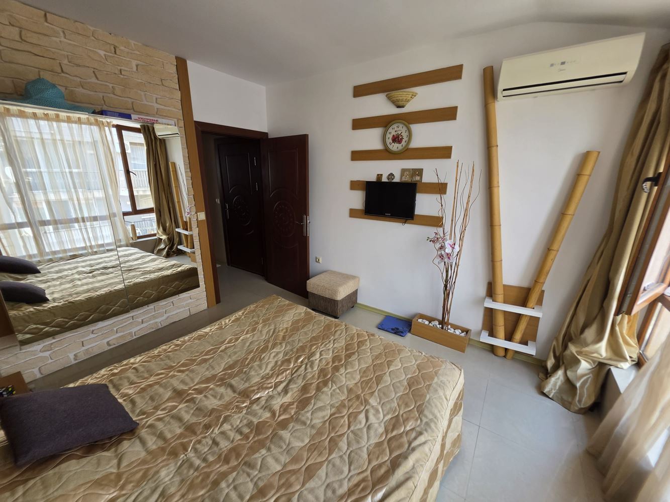 Stylový apartmán s jednou ložnicí v klidné a tiché části Slunečného pobřeží