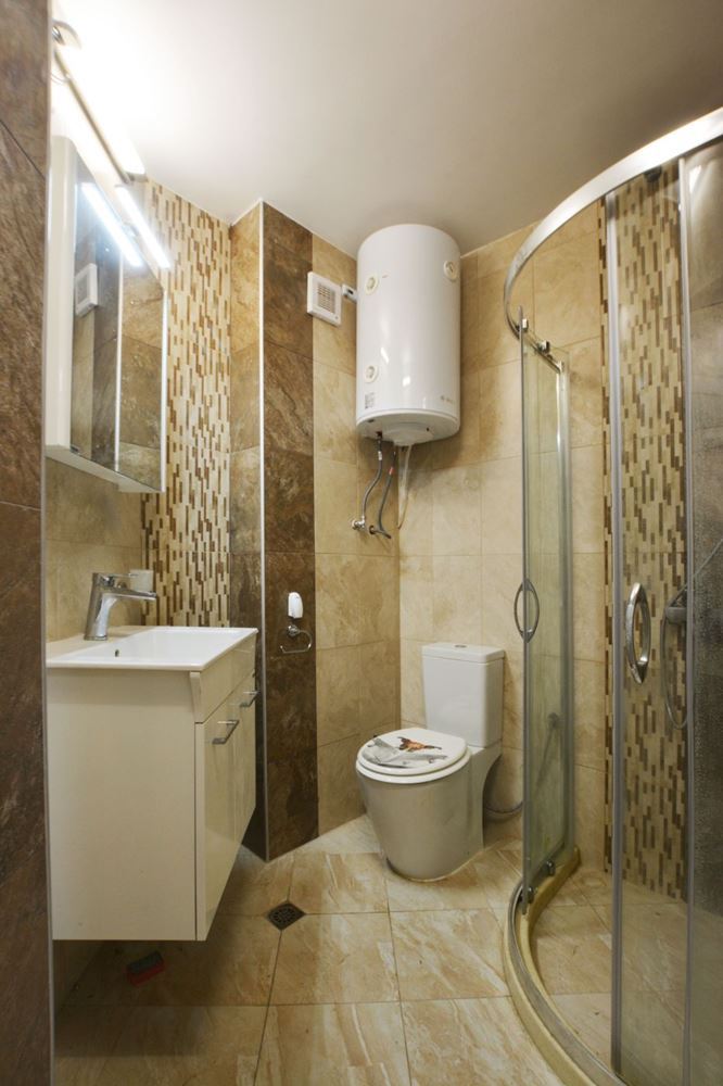 Luxusní třípokojový apartmán s výhledem na moře na první linii v Ravdě – 114 m², dvě terasy a maximální komfort