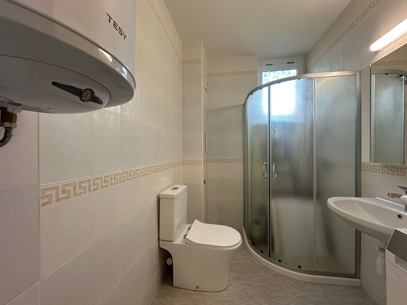 Luxusně zařízený apartmán s jednou ložnicí bez poplatku za údržbu na Slunečném pobřeží