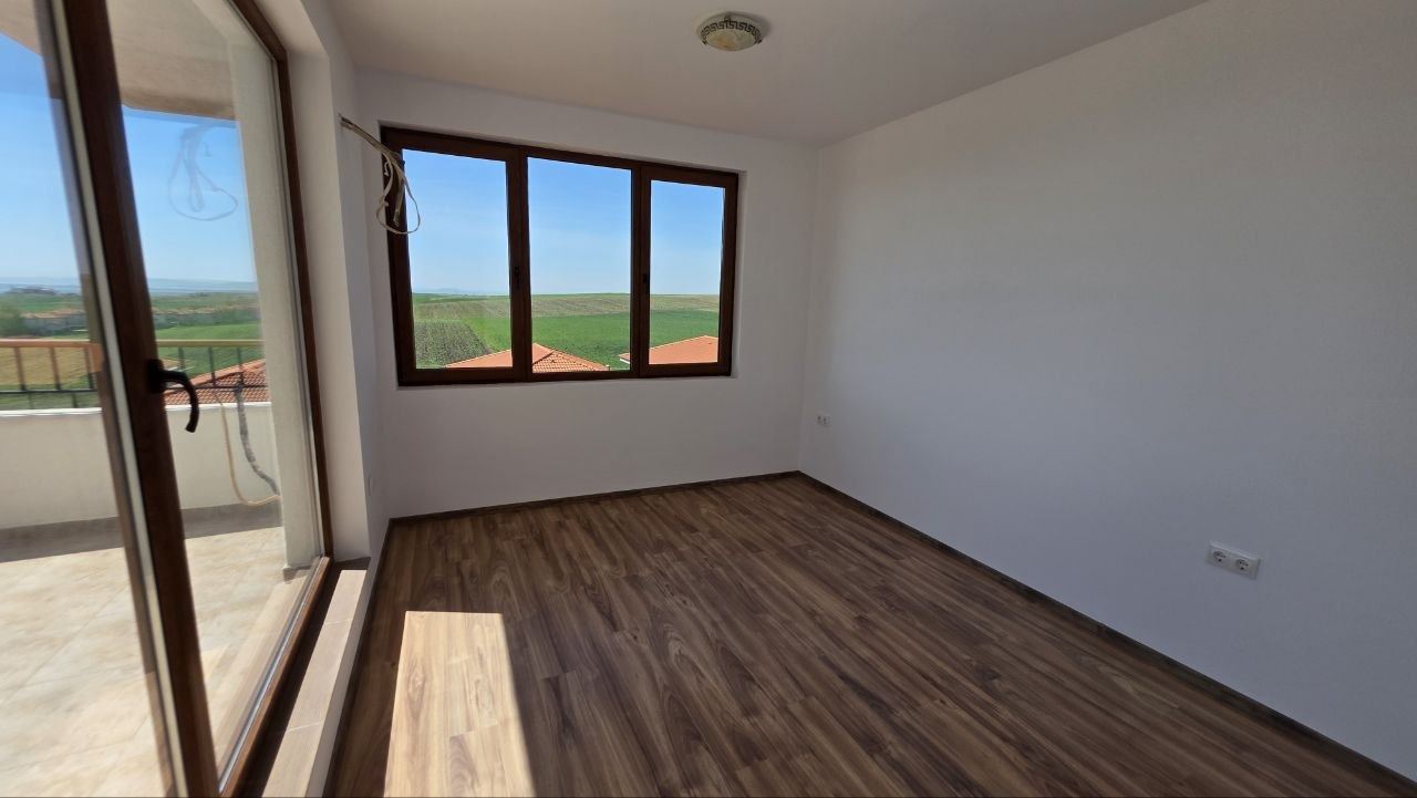 Prostorný apartmán s výhledem na moře v Acheloji – klid, zeleň a luxusní vybavení