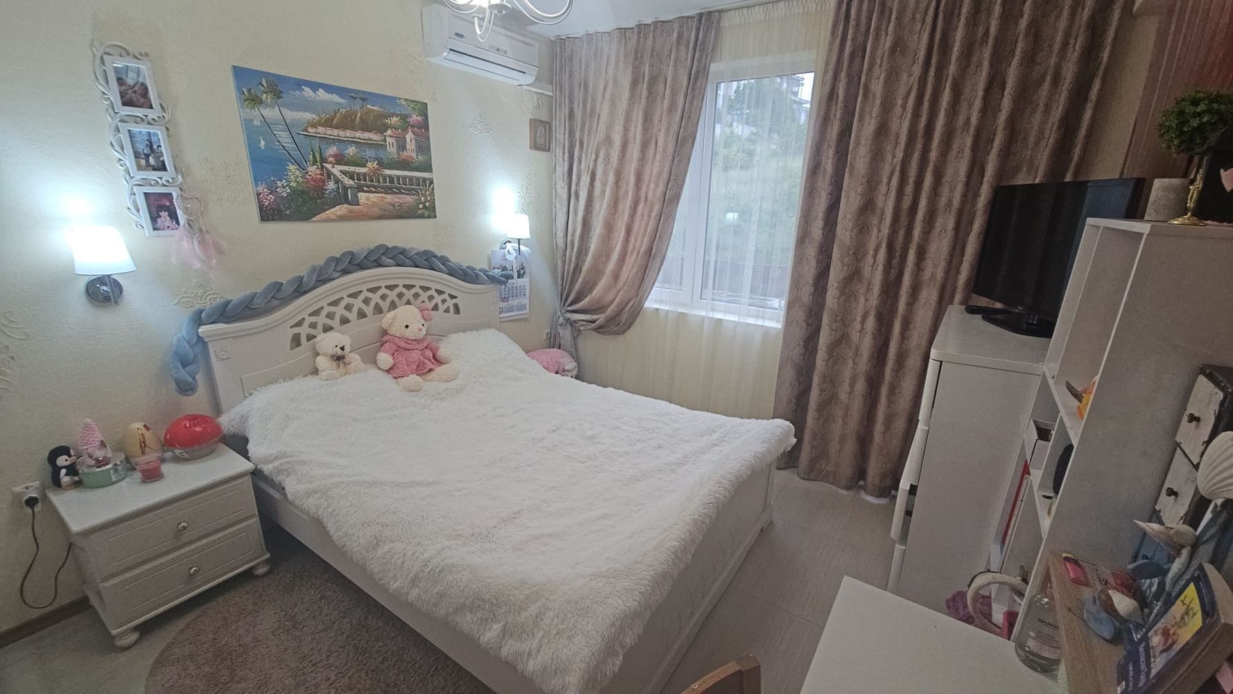 Třípokojový apartmán v uzavřeném komplexu ve Sveti Vlas – pouhých 300 m od pláže