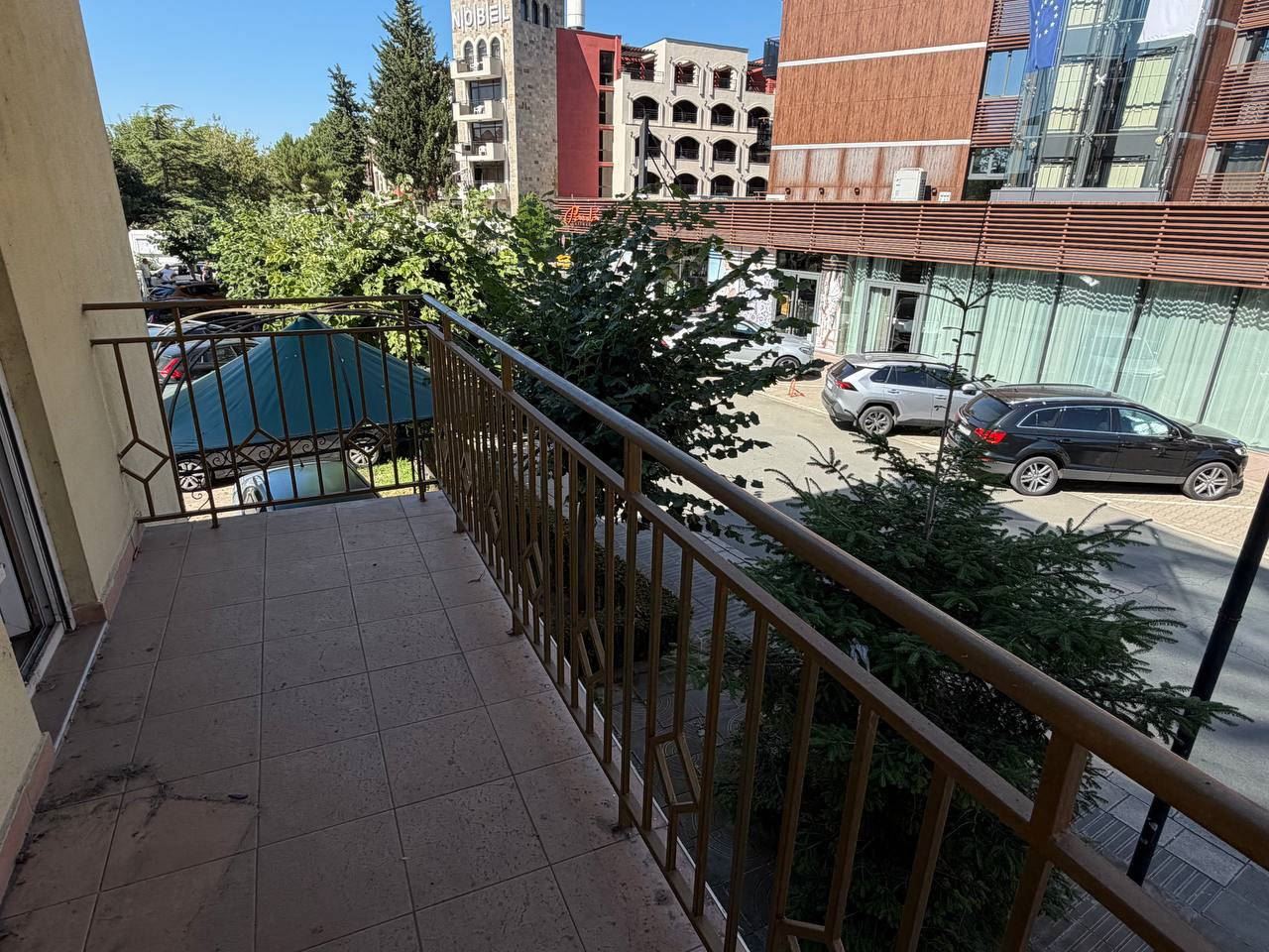 Prostorný apartmán se dvěma ložnicemi 200 m od pláže ve Slunečném pobřeží – s nízkým poplatkem za údržbu