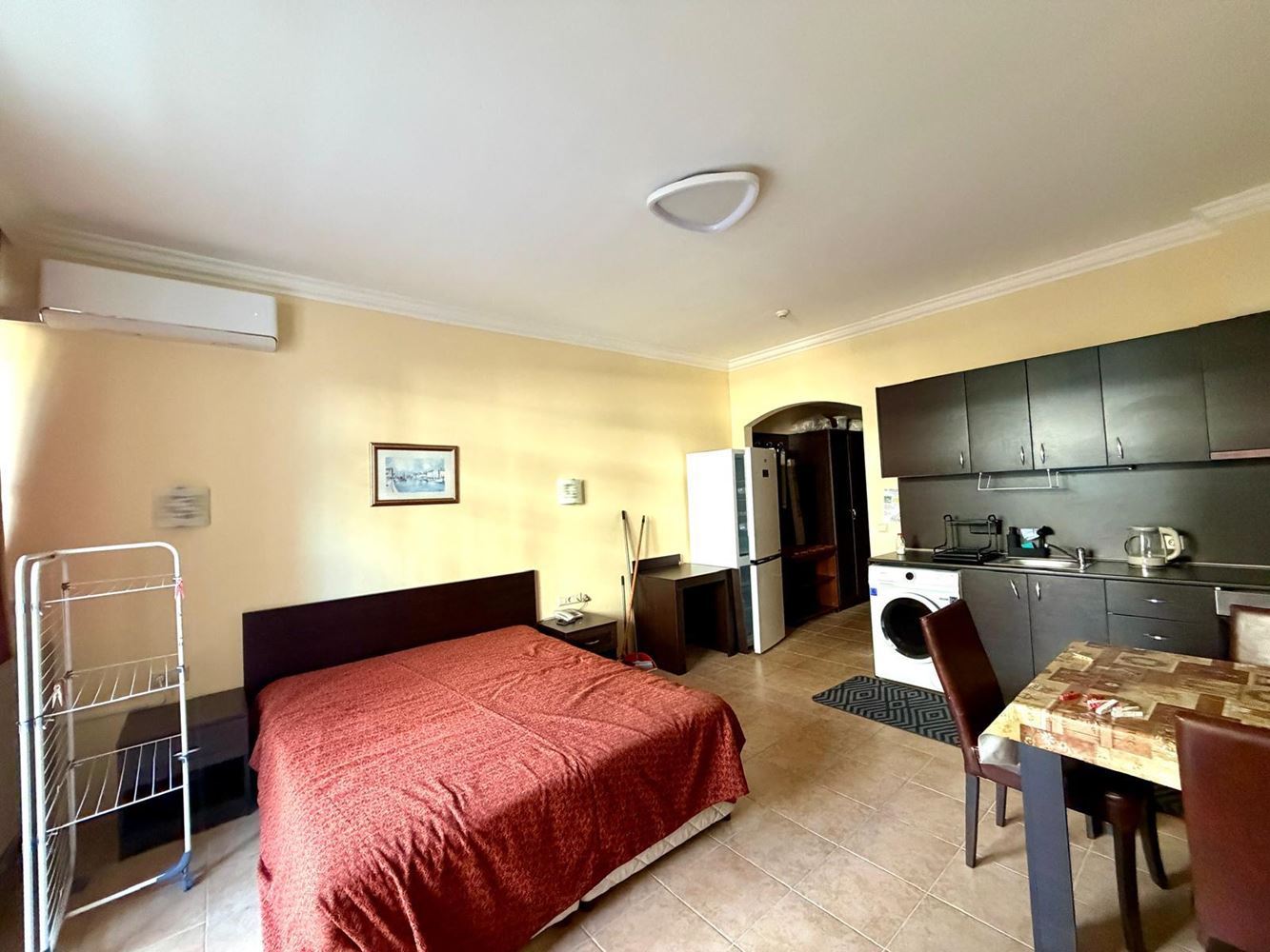 První linie v Pomorie – zařízené studio v luxusním komplexu s bazény, Spa a atrakcemi