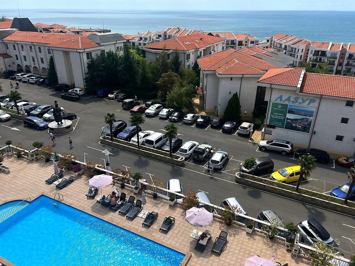 Prostorný čtyřpokojový apartmán s jedinečným panoramatickým výhledem na celý záliv ve Sveti Vlas