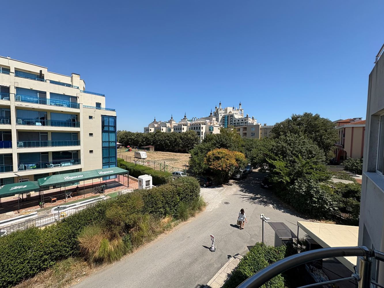 Pomorie 300 m od moře – zařízený apartmán s jednou ložnicí v komplexu s bazénem