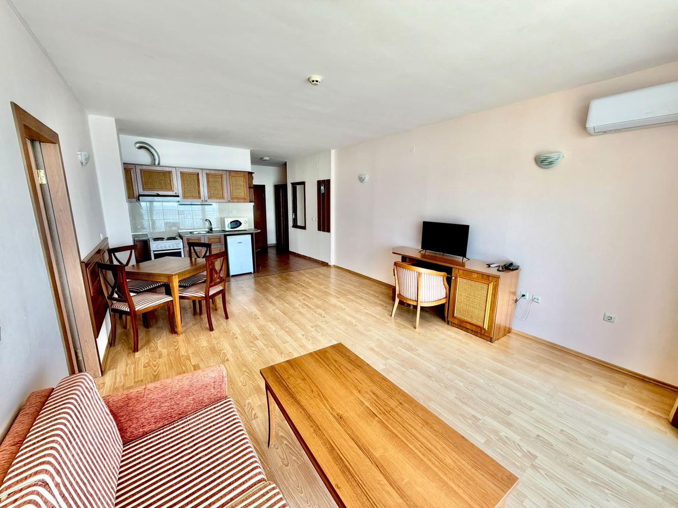 Apartmán s jednou ložnicí s panoramatickým výhledem na moře v první linii u moře ve Svatém Vlasu