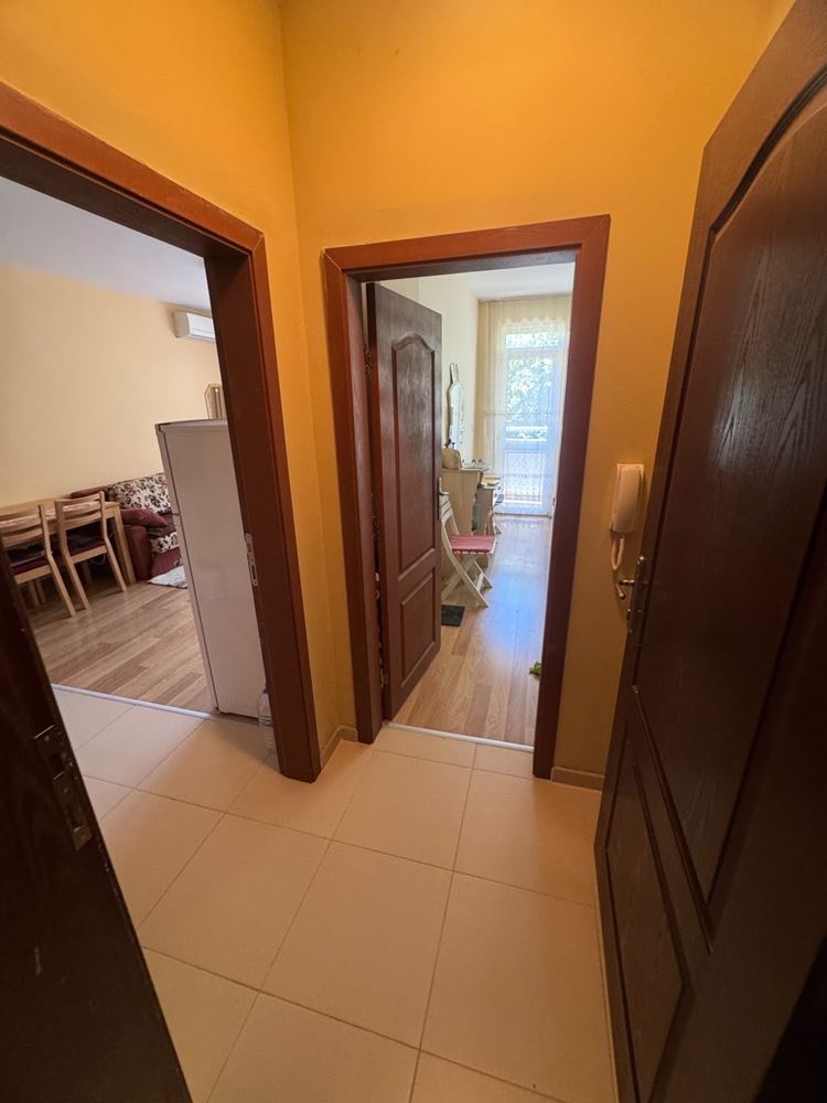 Apartmán s jednou ložnicí ve Starém městě Pomorie – kompletně zařízený, v obytné budově a připravený k nastěhování