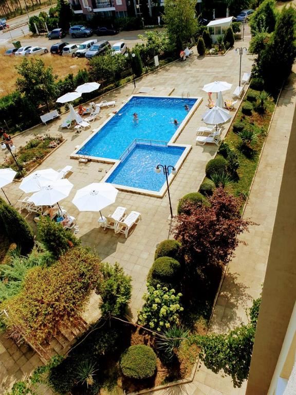 Prostorný apartmán se dvěma ložnicemi a panoramatickým výhledem na moře ve Svatém Vlasu – komfort, klid a výborná lokalita