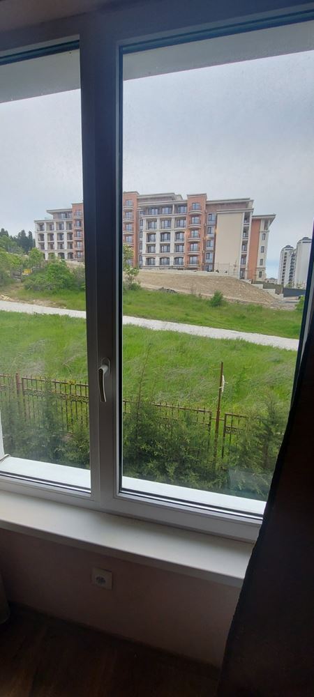 Byt s jednou ložnicí s výhledem na moře v Svatém Vlasu – komfort, klid a výborná lokalita