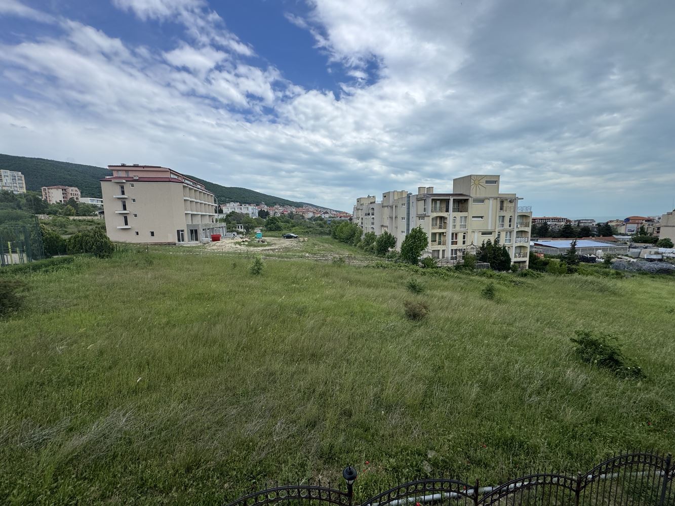 Kompaktní studio s panoramatickým výhledem na hory ve Sveti Vlasu – komfort, příroda a vynikající infrastruktura