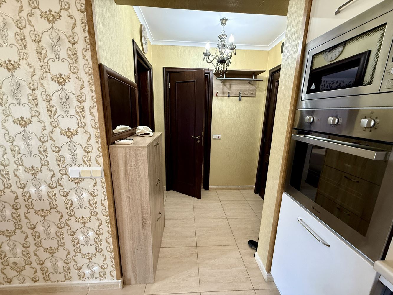 Apartmán v první linii ve Sveti Vlas – stylová nemovitost u pláže a jachetního přístavu „Marina Dinevi“