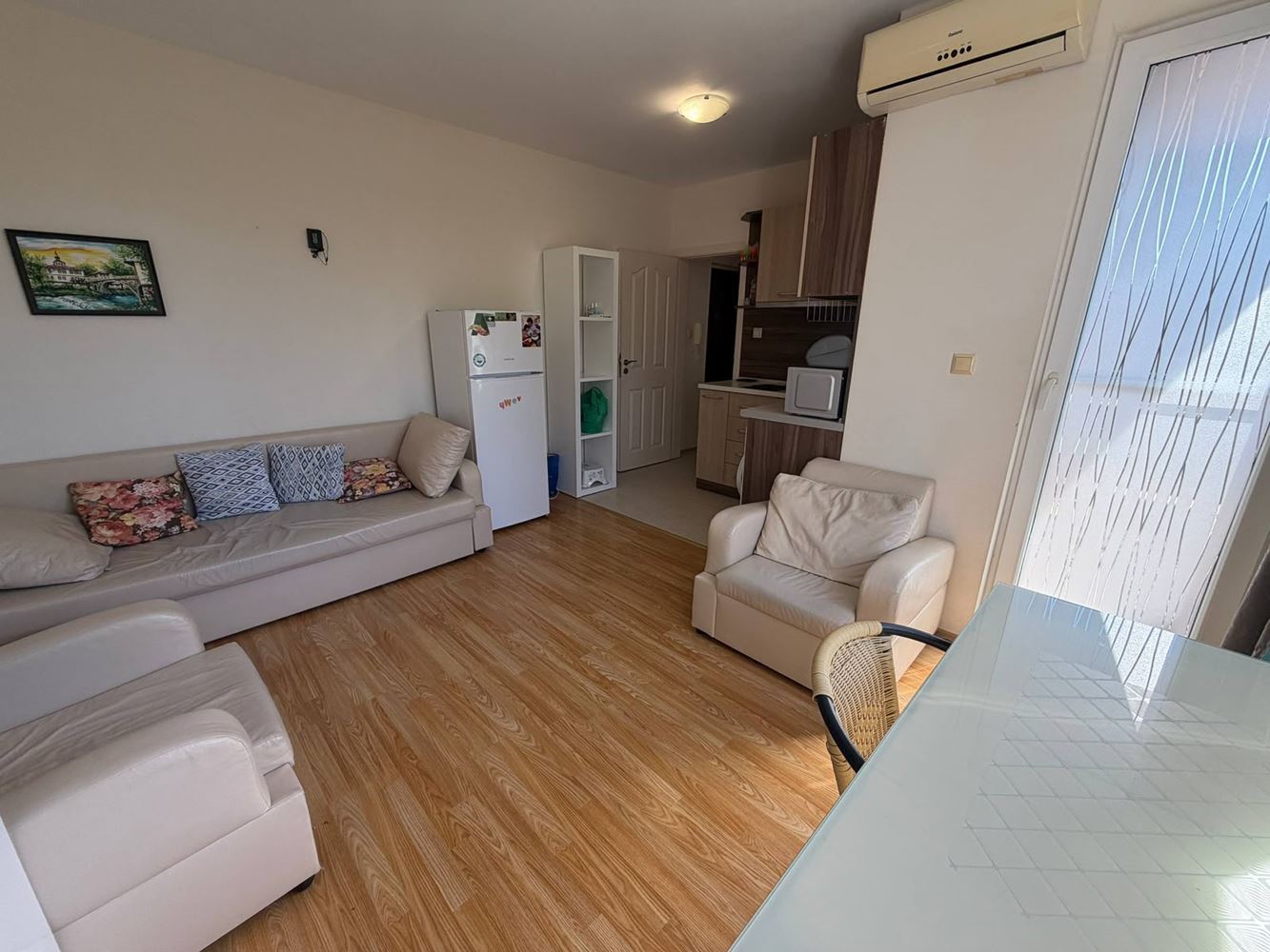 Apartmán s jednou ložnicí v srdci Ravdy – útulné bydlení s výhledem do zeleně